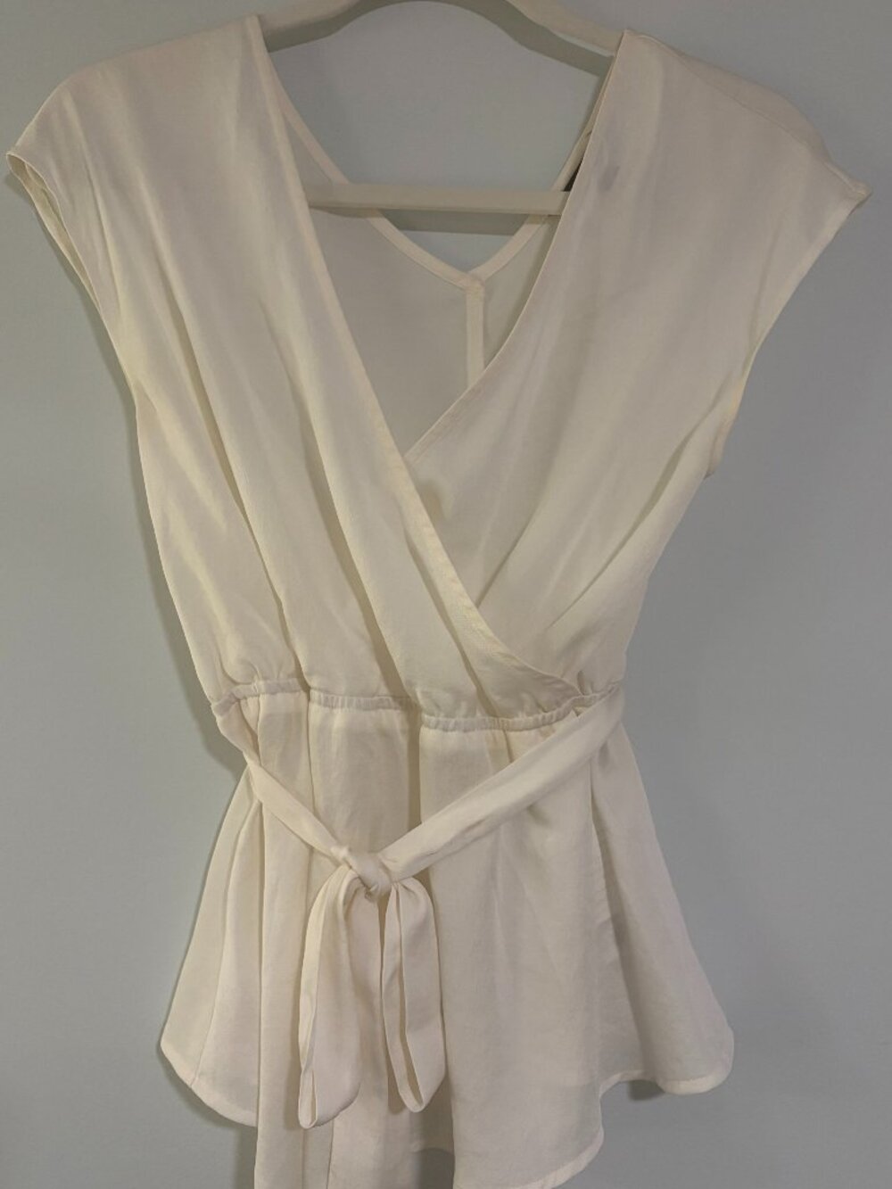 Express Cream V-Neck Surplice Tie Waist Peplum Top Small